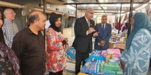 مدير تعليم القليوبية يتفقد الاستعدادات لمعرض "المدرسة المنتجة"