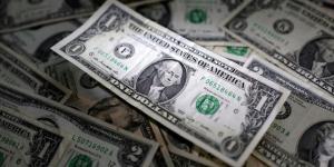 الدولار يحاول التعافي من أدنى مستوى في 4 أسابيع أمام اليورو