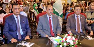 محافظ سوهاج يشهداحتفالية تكريم أوليات شهادات مدرسة الأرقم للبنات