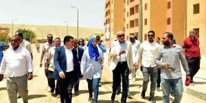 محافظ الأقصر يتفقد مشروع الإسكان الاجتماعى بالطود