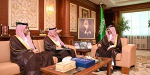 الأمير ناصر بن محمد يستقبل رئيس غرفة جازان