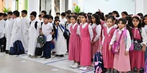 منح المدارس صلاحية مخاطبة الجهات الرسمية حال غياب الطالب