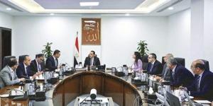 مدبولي يتابع موقف «سكن لكل المصريين» ومبادرة «بيتك في مصر» المقرر طرحها للمصريين بالخارج