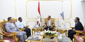 محافظ قنا يستقبل مساعد وزير الصحة لمتابعة المبادرات الرئاسية