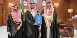 الأمير عبدالعزيز بن سعد يستقبل مدير المدينة الصناعية بحائل