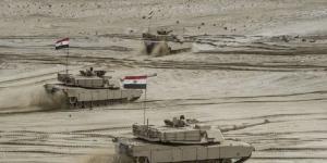 مصر تدفع بآلاف الجنود إلى سيناء وتعزز قواتها العسكرية
