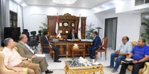 محافظ قنا يستقبل رئيس جهاز المدينة الجديدة لبحث سبل التعاون