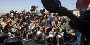 إسرائيل تكثِّف القتل والتجويع في غزة مع اجتماع ترامب