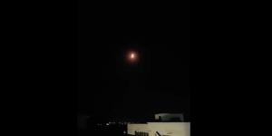 سوريا | إنزال جوي إسرائيلي في موقع عسكري قرب دمشق بعد استهدافه بغارات