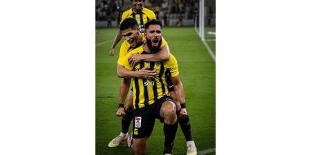 الاتحاد يستعيد توازنه في الدوري السعودي بركلة جزاء مثيرة