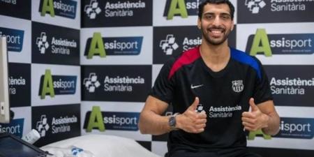 برشلونة الإسباني يضم "لاعب مصري" لمدة عامين