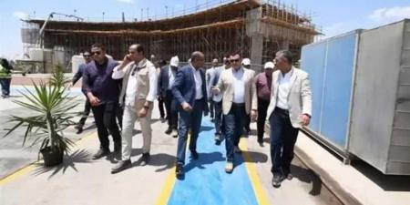 وزير الإسكان يتفقد مشروع المرحلة الثانية لمأخذ المياه العكرة بالمعادي