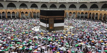 أبرزها منع الدخول للسعودية 10 أعوام..عقوبات صارمة على مخالفي شروط الحج