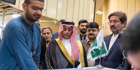 "مبادرة طريق مكة" تنطلق رحلتها الأولى من كراتشي