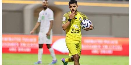 كلباء يصعّب مهمة دبا الحصن في البقاء