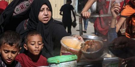 عاجل/ ضحايا المجاعة في ارتفاع: استشهاد طفلة جوعا في غزة