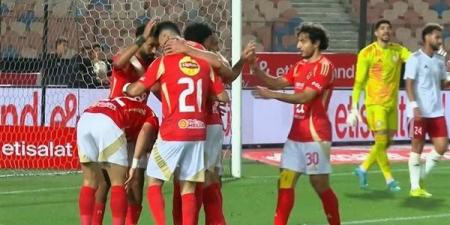 الأهلي يضرب حرس الحدود بخماسية نظيفة ويشعل المنافسة على الدوري.. فيديو