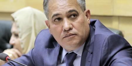 النائب الثاني لرئيس مجلس النواب يوجه مذكرة لرئيس الوزراء للتحقيق بتجاوزات ناطق "مياه العقبة" بحق "سرايا"