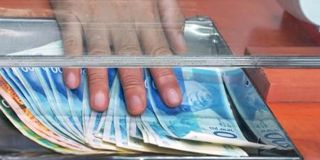 نتنياهو يناقش إلغاء أوراق الـ200 شيكل في غزة