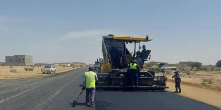 أمانة الطائف تنفذ أعمال سفلتة الشوارع بمخططات منح العرفاء
