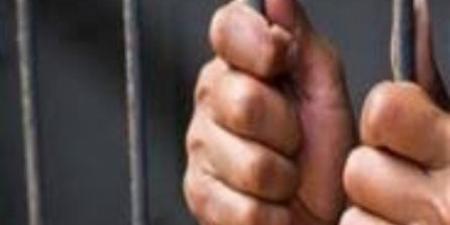 المؤبد وغرامة 100 ألف جنيه  لطالب لإتجاره في المخدرات بالخصوص