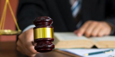 إحالة وزير الشؤون الدينية السابق وإعلامي وصاحب وكالة أسفار على الدائرة الجنائية في قضايا فساد