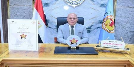 رئيس جامعة سوهاج يقود إنجازًا طبيًا تاريخيًا بحصد درع المستشفيات