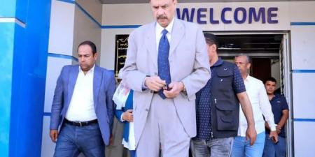 محافظ سوهاج يتفقد معرض تسويق المنتجات الحرفية
