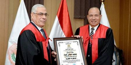 جامعة المنصورة تمنح النائب العام الدكتوراه الفخرية.. صور