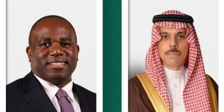 فيصل بن فرحان يتلقى اتصالاً هاتفيًا من وزير خارجية المملكة المتحدة