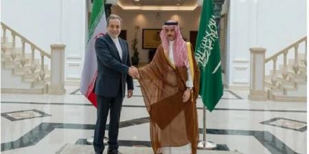 وزير الخارجية يستقبل نظيره الإيراني ويبحثان تعزيز التعاون والتطورات الإقليمية