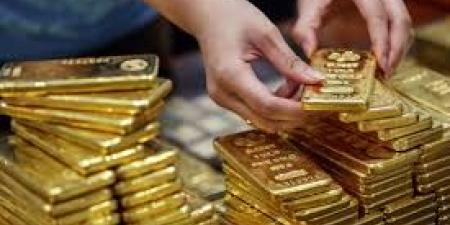 الأمريكيون يتزاحمون على بيع الذهب في ظل ارتفاع قياسي للأسعار