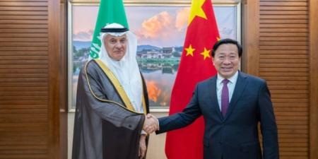 وزير البيئة يبحث آفاق التعاون المثمر في مجالات المياه والزراعة مع الصين