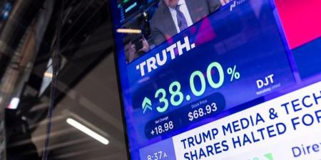 الأسهم الأمريكية ترتفع 14% منذ دعوة “ترامب” للشراء
