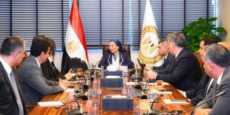 ياسمين فؤاد تبحث فرص الاستثمار فى المجال البيئي