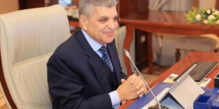 أسامة ربيع: تراجع السفن العابرة بقناة السويس خلال أبريل بسبب توترات البحر الأحمر