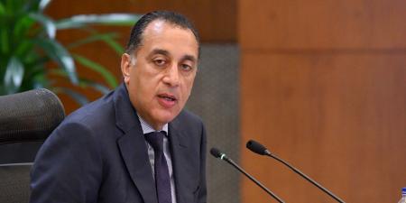 رئيس الوزراء يفتتح مصنعين في “السخنة” باستثمارات 210 ملايين دولار