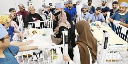 نجاح عملية فصل التوأم الملتصق الإريتري أسماء وسمية بعد عملية جراحية دقيقة استغرقت 15 ساعة ونصفًا