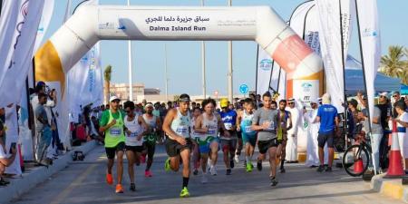 450 مشاركاً في سباق الجري بمهرجان دلما التاريخي