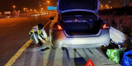 شرطة دبي تنقذ أسرة عربية انفجر إطار مركبتها داخل نفق