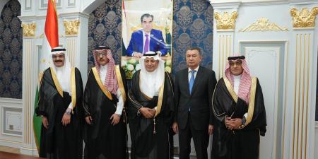 رئيس الوزراء الطاجيكي يلتقي رئيس اتحاد الغرف السعودية والوفد المرافق له