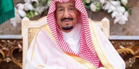 خادم الحرمين يصدر توجيهه الكريم باستضافة 1300 حاج وحاجة
