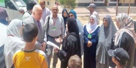وكيل الصحة بالقليوبية يتفقد القافلة العلاجية المجانية بالعبور