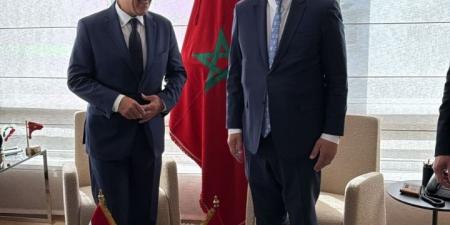وزير الخارجية يلتقي وزير الصناعة والتجارة المغربي في الرباط