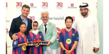 نادي برشلونة يزور مركز راشد لأصحاب الهمم