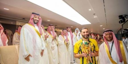 ولي العهد يتوج فريق الاتحاد بكأس الملك للموسم الرياضي 2024- 2025