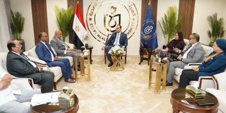 رئيس هيئة الرعاية الصحية يلتقي أعضاء مجلسي النواب والشيوخ للاستماع لمطالب المواطنين تمهيدا للتشغيل الرسمي لمنظومة التأمين الصحي الشامل بمحافظة أسوان