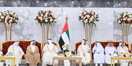 سعود بن صقر يستقبل المهنئين بالعيد في مجلس الضيافة بخزام