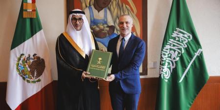 السفير المناور يقدّم نسخة من أوراق اعتماده لمدير عام المراسم بوزارة الخارجية المكسيكية
