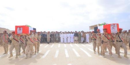 المهرة.. تشييع مهيب لجثماني العميد عبدالله زايد والعقيد الوشلي